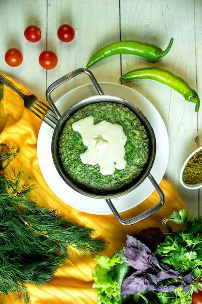 Фрикадельки из курицы со шпинатом