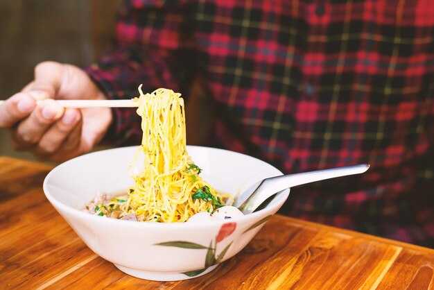 Вода и соль: как они влияют на текстуру лапши?