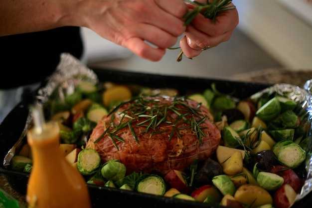 Подготовка ингредиентов для стейков из индейки