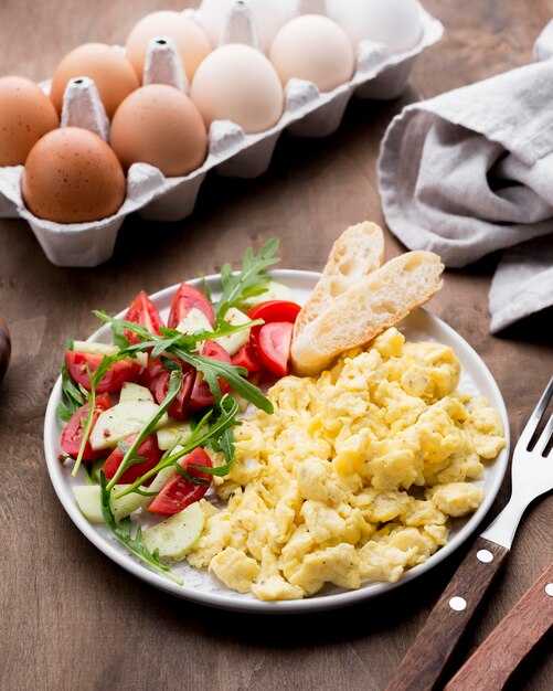Салаты с вареными яйцами: вкусные и простые идеи