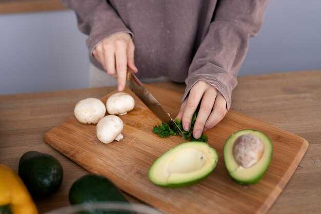 Салаты с авокадо: свежие идеи и сочетания продуктов