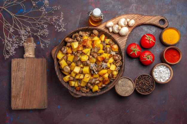 Этапы приготовления картошки с кабачками и фаршем в духовке