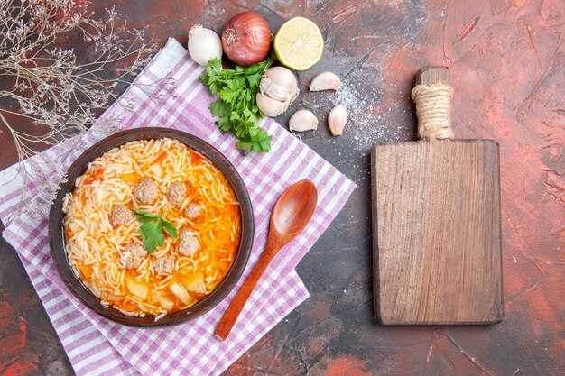 Выбор ингредиентов для лапши с курицей