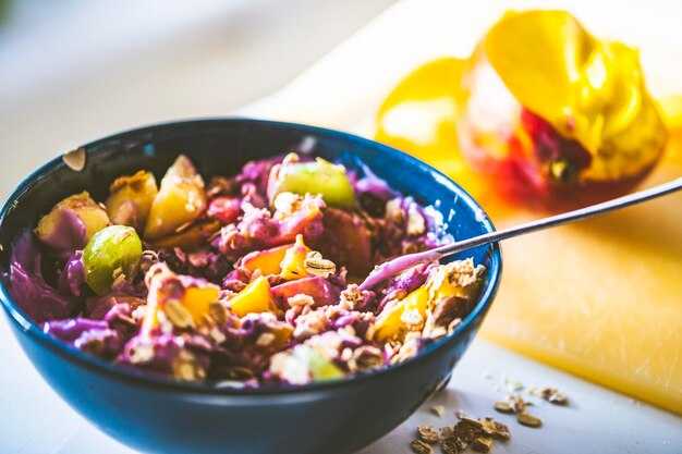 Овощи и зелень для салата