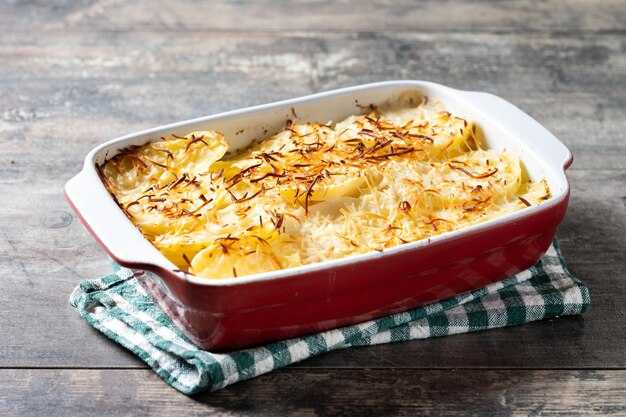 Как правильно смешать фарш и картофель