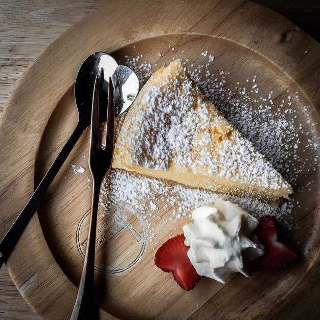 Тарталетки с заварным кремом и фруктами