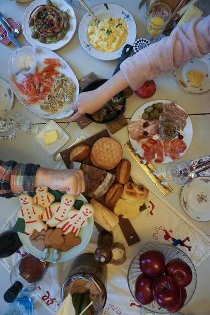 Канапе с соленой рыбой