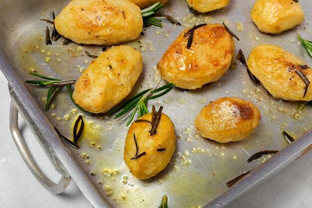 Молодой картофель в азиатском стиле с соевым соусом