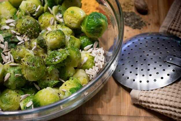 Как подать салат на стол?