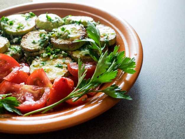 Составляющие салата: какие продукты выбрать?