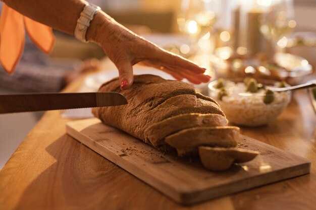 Простой и вкусный рецепт домашнего хлеба в духовке без лишних хлопот