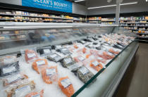 Как купить свежемороженую рыбу и выбрать подходящий вид для жарки или запекания