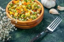 Простой и вкусный рецепт гороха с картошкой для вашего стола