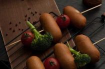 Как красиво пожарить сосиски — простой рецепт с секретами подачи