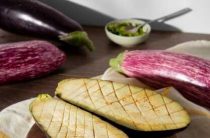 Как правильно отварить баклажаны для салата — простой рецепт