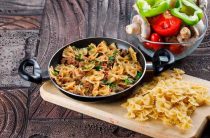 Классический рецепт макарон по-флотски с тушенкой на сковороде шаг за шагом