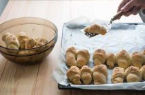 Пышные булки — простой и вкусный рецепт для домашней выпечки