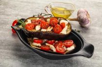 Вкусный рецепт жареных баклажанов с мясом на сковороде для домашнего ужина