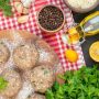 Вкусный рецепт домашних ежиков из фарша с рисом в кастрюле