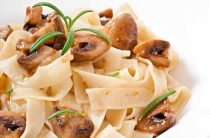 Вкусный рецепт грибного соуса из шампиньонов и сливок для пасты