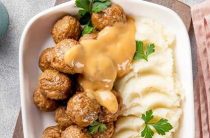 Простой рецепт грибного соуса к картофельным котлетам для великолепного ужина