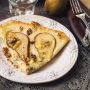 Рецепт груш с сыром с плесенью в слоеном тесте — Вкусное угощение для гурманов