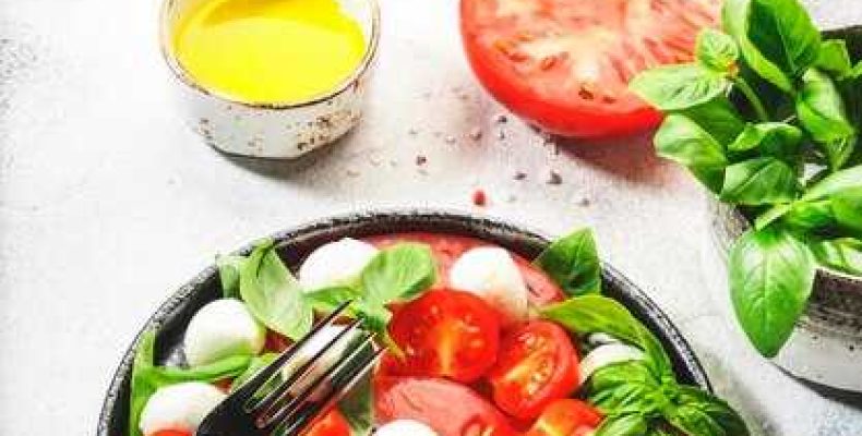 Вкусные и простые рецепты традиционных итальянских салатов для любого стола