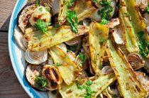 Пошаговый рецепт запеченных кабачков и картошки в духовке для вкусного ужина