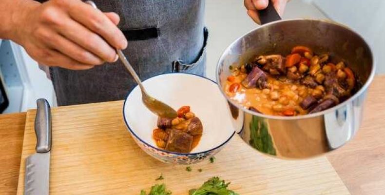 Как вкусно добавить тушенку в суп для насыщенного аромата и питательности