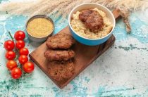 Сочные котлеты с сыром внутри как приготовить и чем их подать