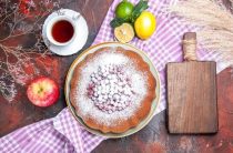 Как приготовить пышный манник на кефире с простыми ингредиентами