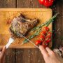 Как правильно приготовить вкусные стейки из говядины с простыми рецептами