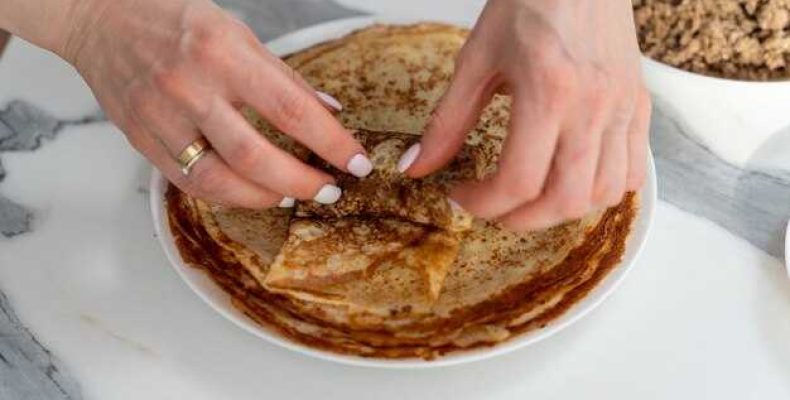 Как сделать пористые блины легкими и вкусными по простому рецепту