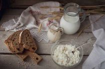 Как сделать вкусный домашний творог из свежего молока своими руками