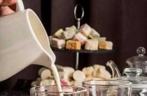 Как приготовить ароматный чай с молоком для истинных ценителей напитка