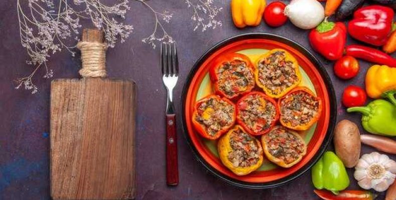 Как приготовить вкусные фаршированные перцы с мясом и рисом по простому рецепту