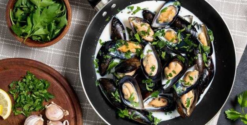 Как запечь мидии в духовке с простым и вкусным рецептом