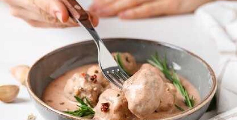 Нежная курица в молочном соусе с картошкой и специями для уютного ужина