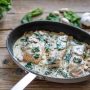 Вкусная курица со шпинатом в сливочном соусе простой рецепт для всей семьи