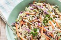 Простой и вкусный салат из капусты и моркови на каждый день