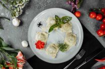 Простой рецепт ленивых вареников из творога с расчетом кбжу для здорового питания