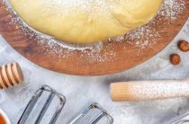 Лучший рецепт дрожжевого теста для пирожков в духовке без лишних усилий