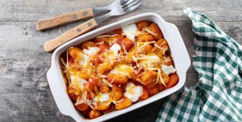 Вкусный рецепт запеченных макарон с сыром и курицей в духовке для всей семьи