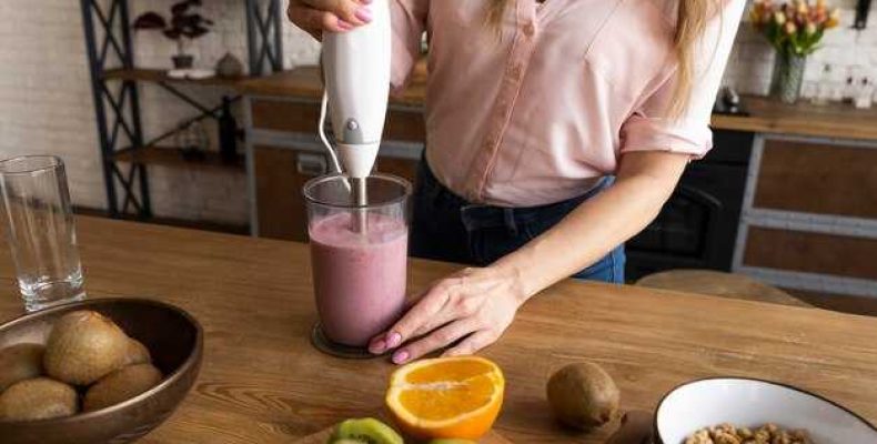 Как приготовить вкусный молочный коктейль с мороженым в блендере за 5 минут