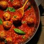 Как приготовить мясные шарики в томатном соусе вкусно и просто