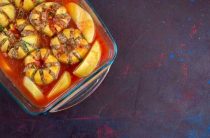 Вкусное мясо под ананасами в духовке простой рецепт с пошаговым приготовлением