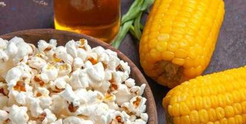 Простой рецепт попкорна с лимонным ароматом и розмарином для восхитительного перекуса
