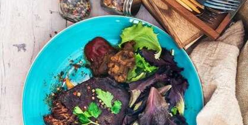 Как вкусно приготовить и чем подать говяжью печень для идеального ужина