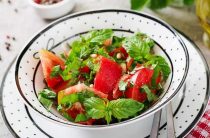 Как приготовить вкусный салат с айсбергом и помидорами для любого стола