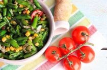 Салат с горошком и вареной колбасой простой и вкусный рецепт для быстрого приготовления